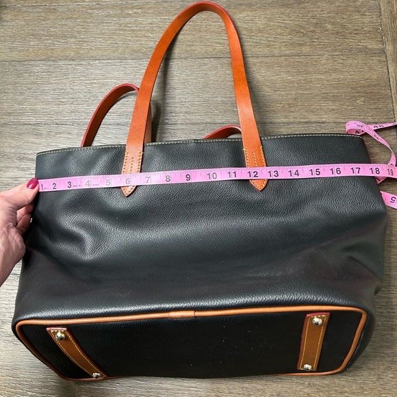 Dooney & Bourke Eva Large Zip Shopper Black and Brown Slouchy Leather Tote - Picture 4 of 11